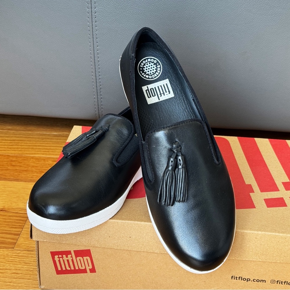 NWT FitFlop Black Tassel Superskate Leather Loafer
